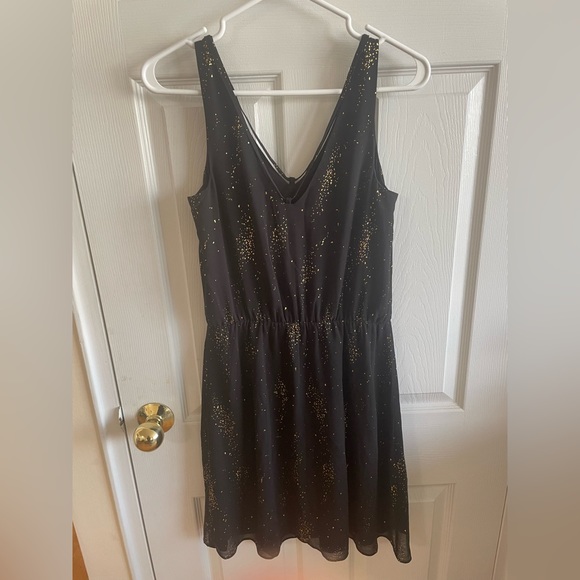 NWT Black & Gold V-Neck Dress (US XS) - Picture 2 of 3